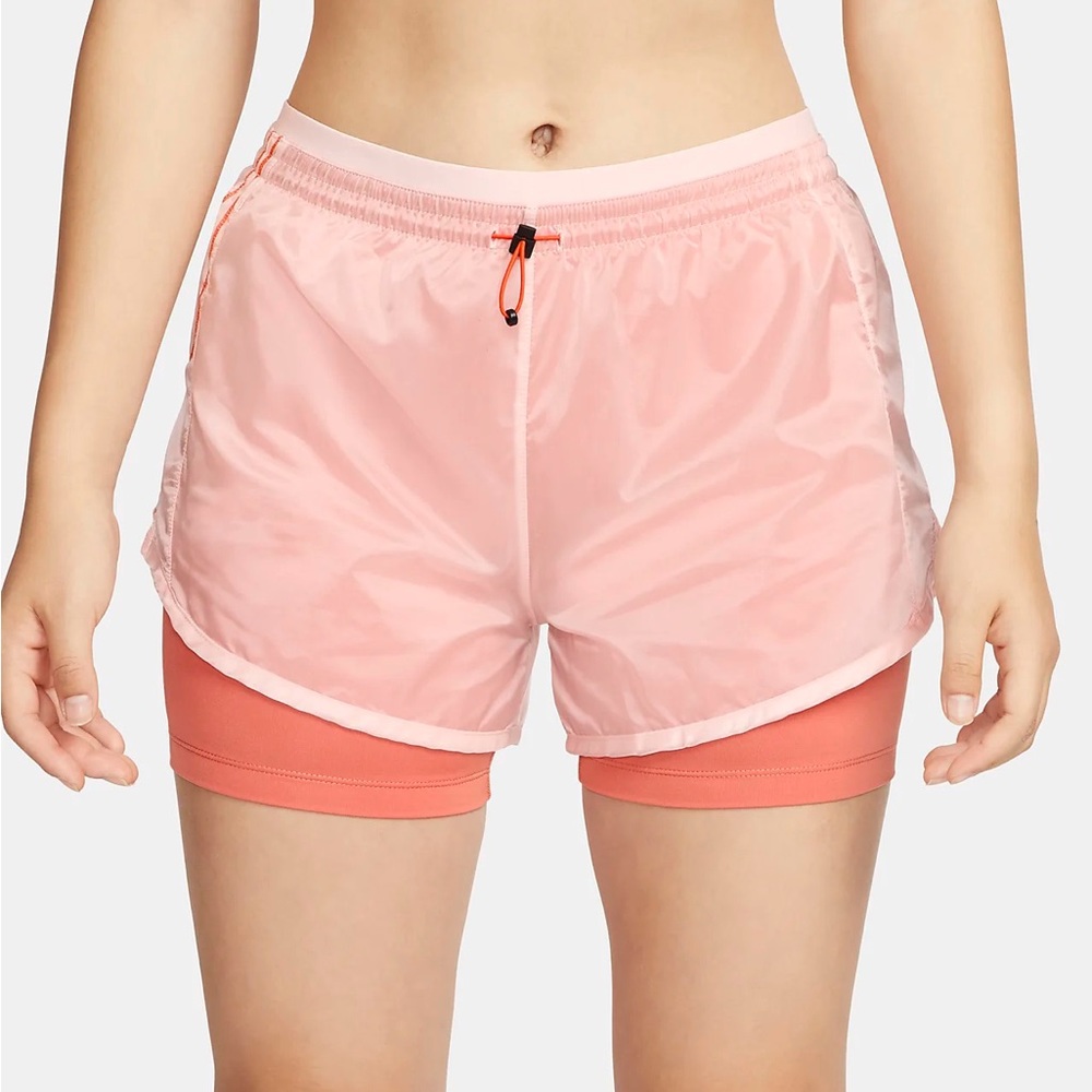 Nike Icon Clash Tempo Luxe Mid-Rise Running Shorts - Size - XS